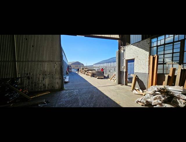 INDUSTRIAL PROPERTY TO RENT IN STIKLAND INDUSTRIAL